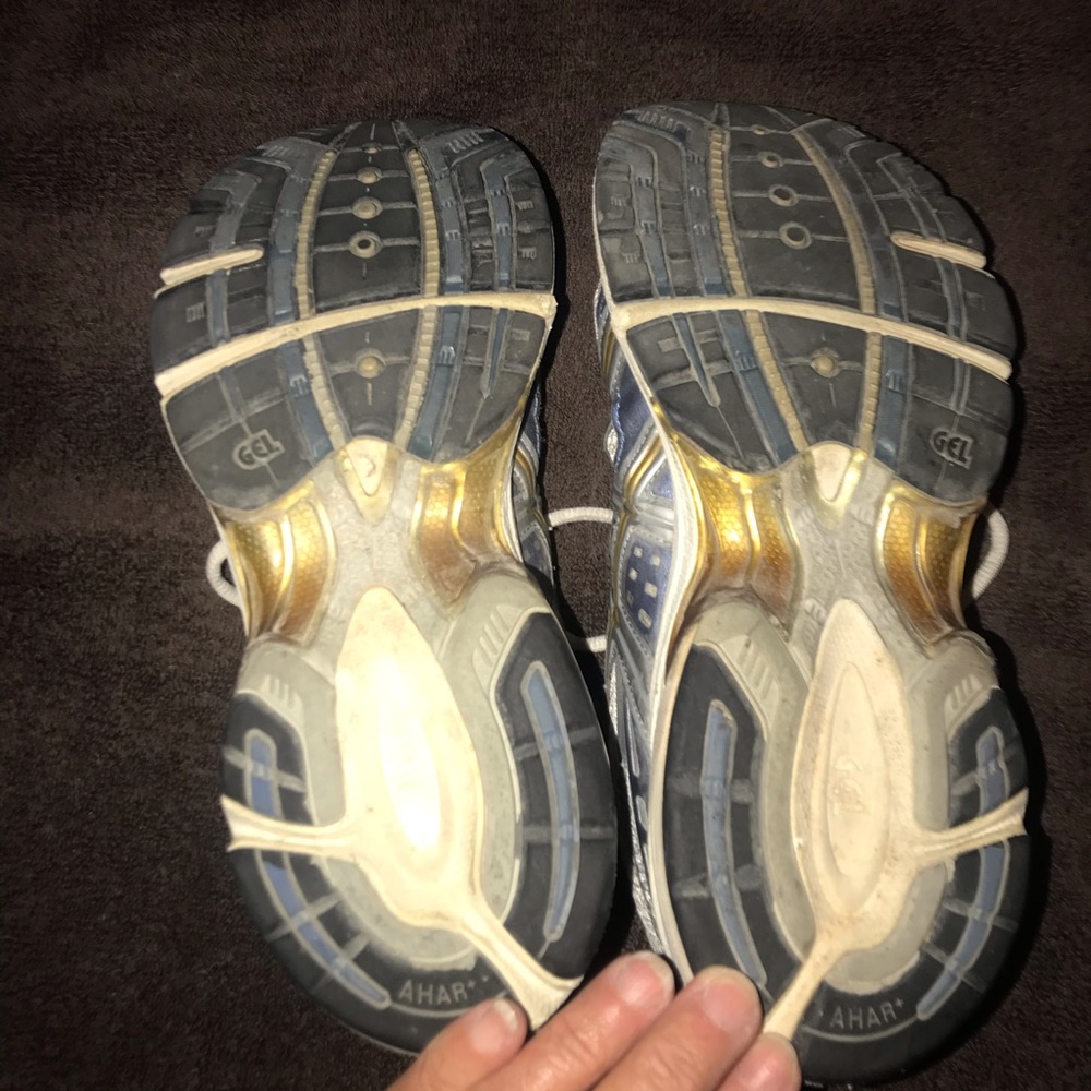 ASICS shoes - Picture 3 of 3